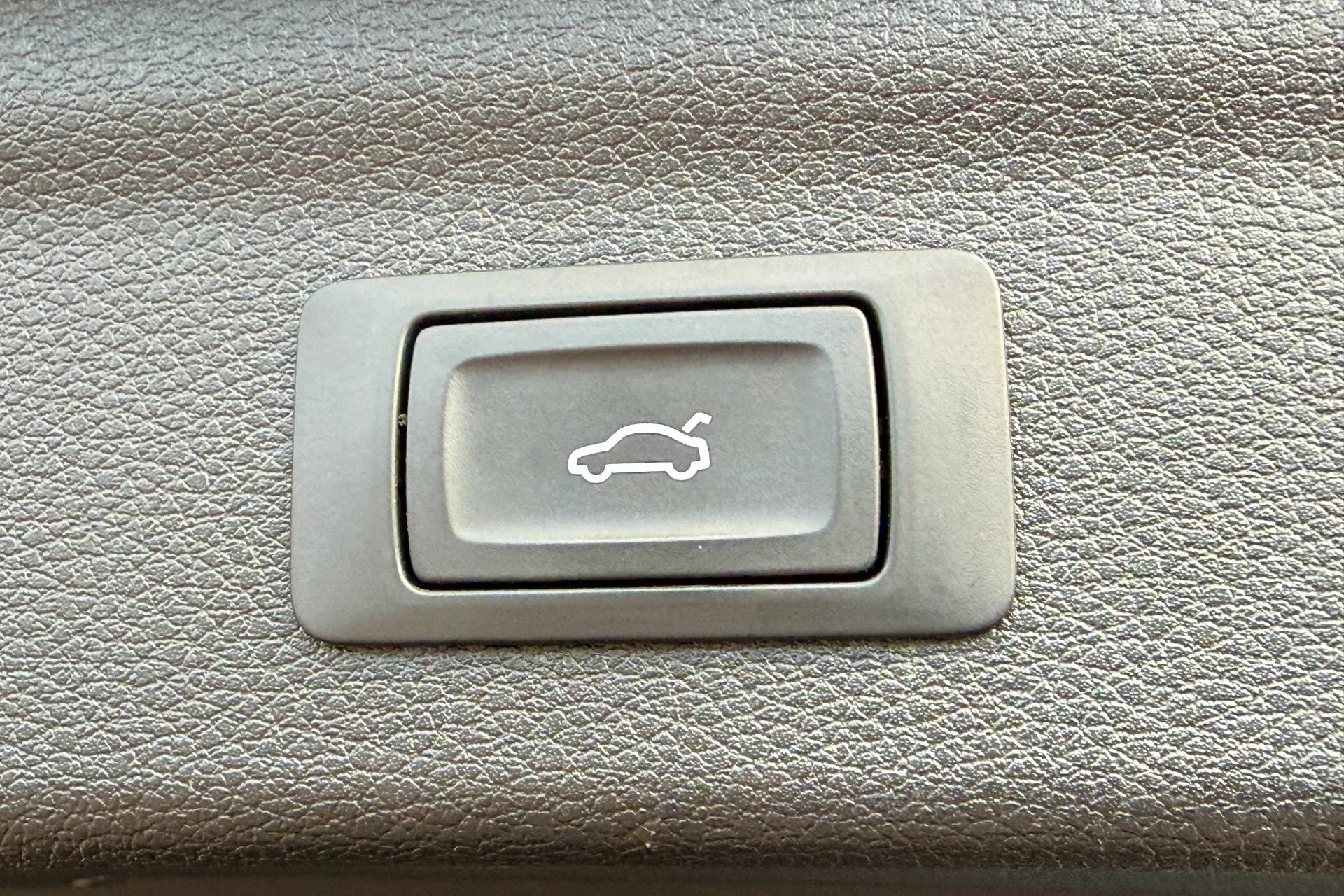 Audi Q3 thumbnail image number 33