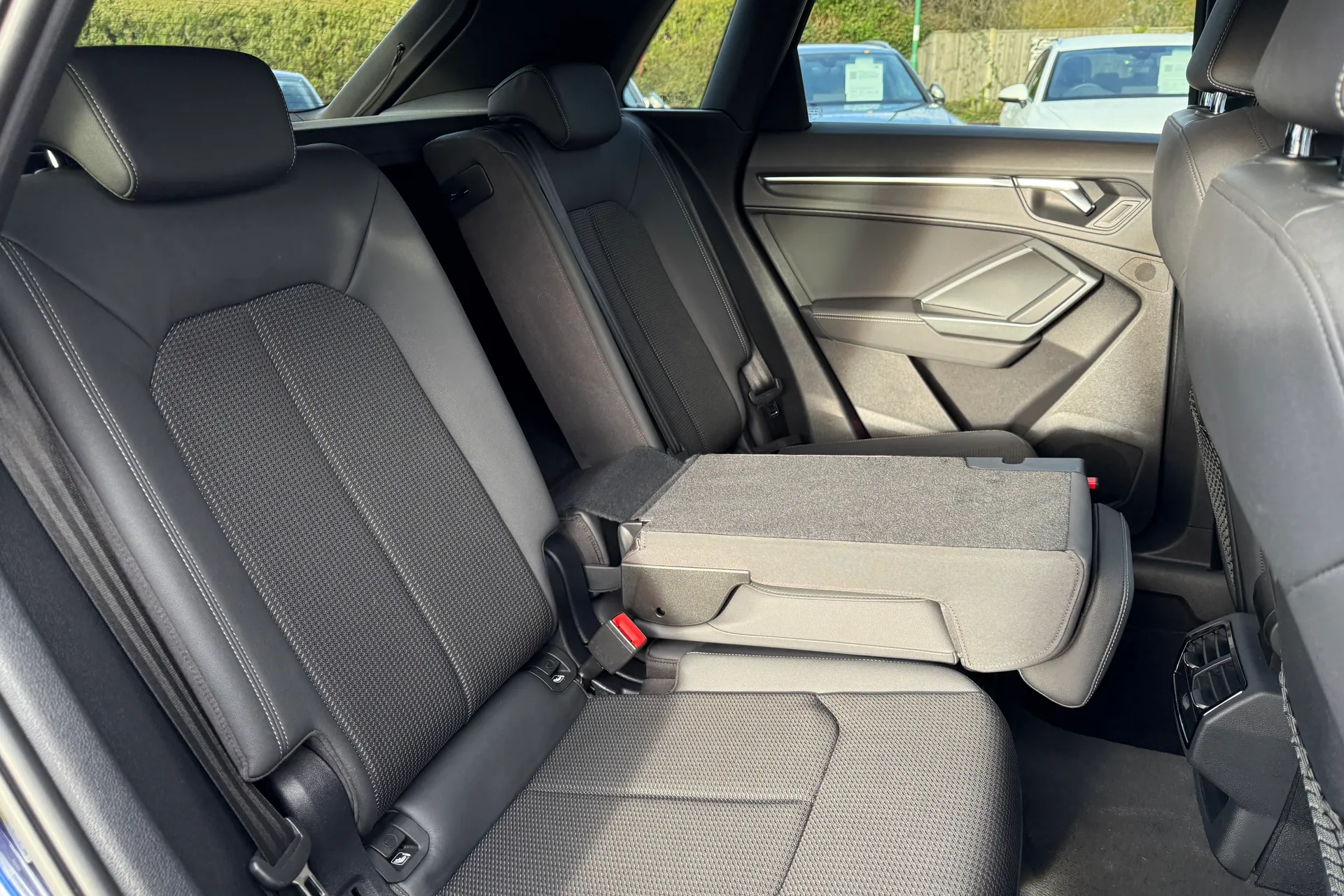 Audi Q3 thumbnail image number 42