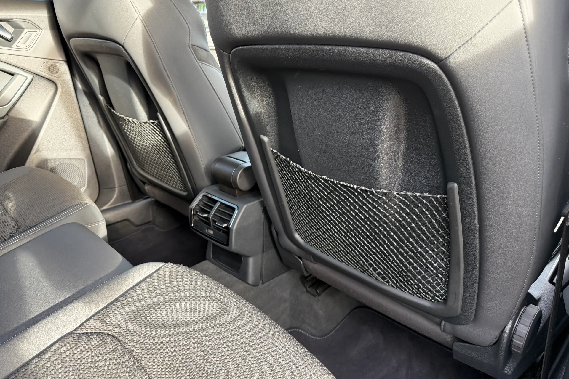 Audi Q3 thumbnail image number 43