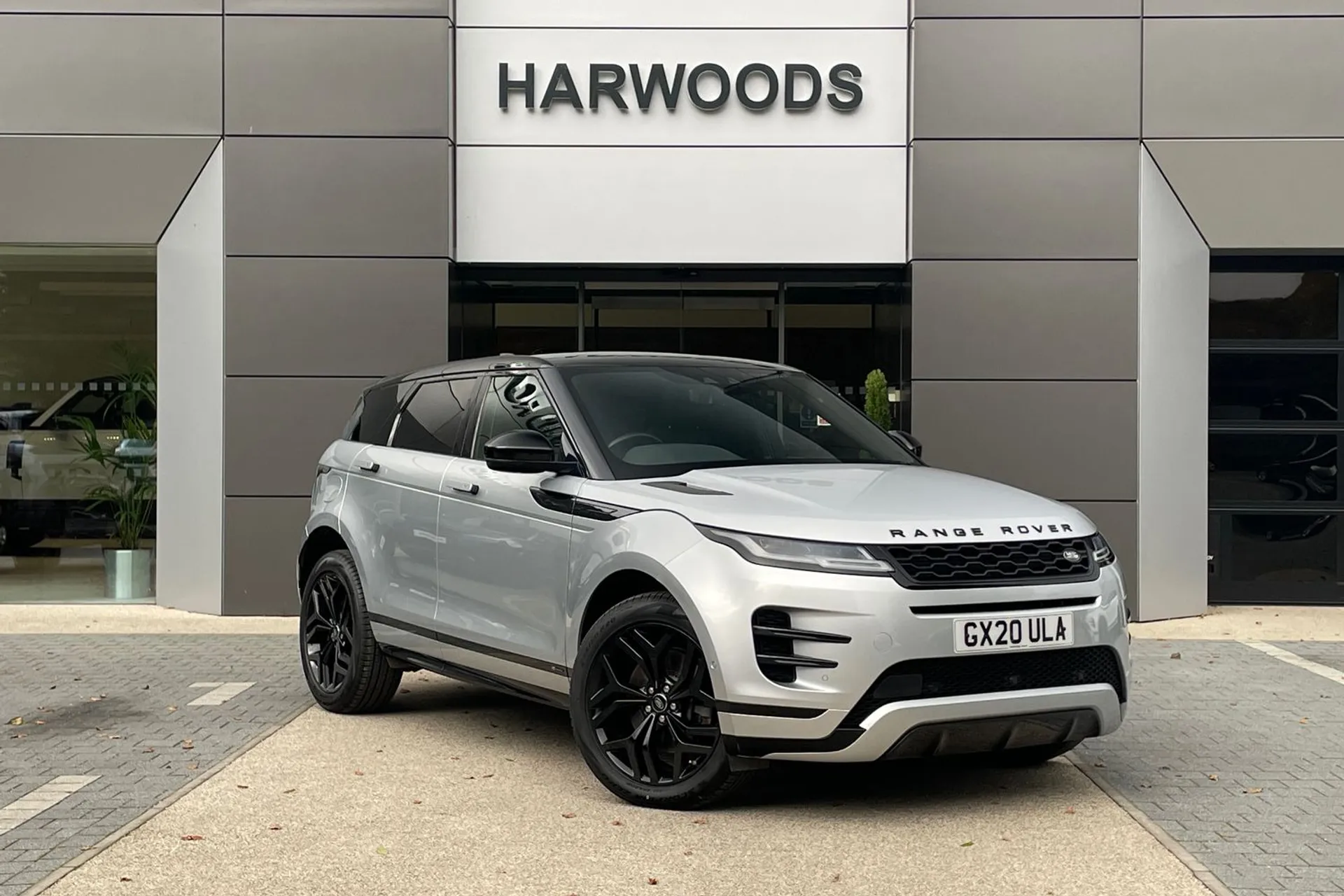 LAND ROVER RANGE ROVER EVOQUE focused image