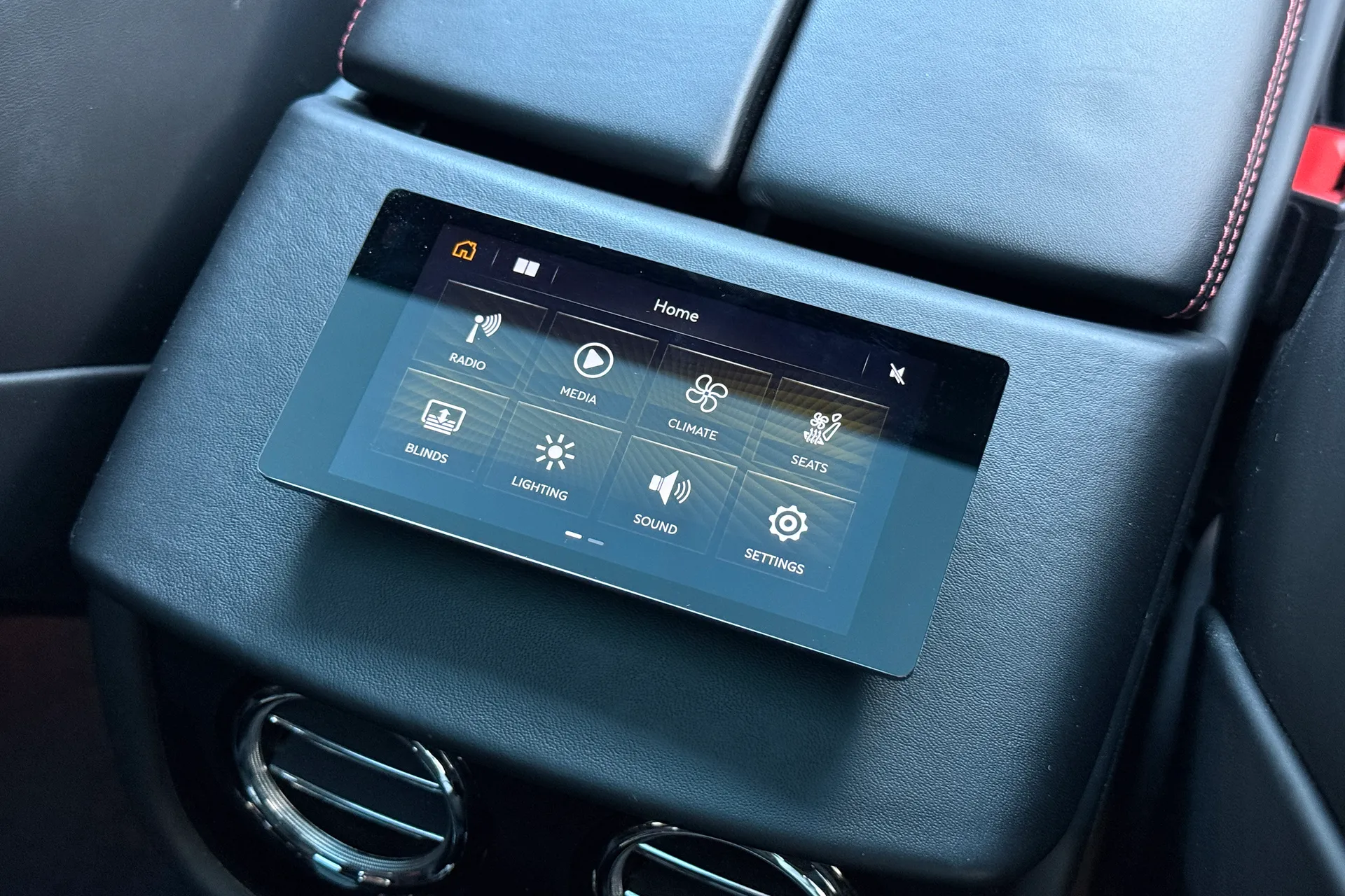 Bentley BENTAYGA thumbnail image number 18