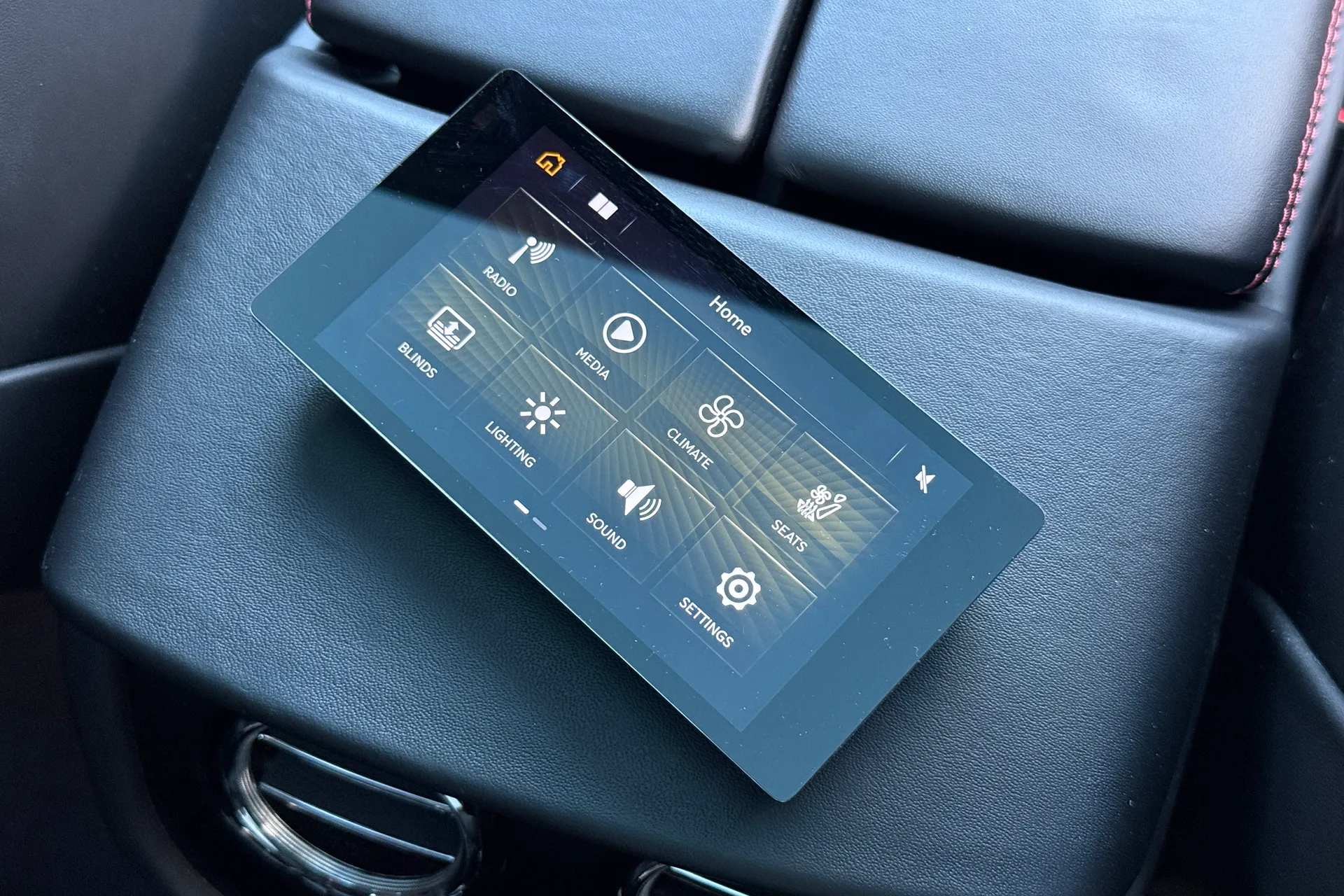 Bentley BENTAYGA thumbnail image number 32