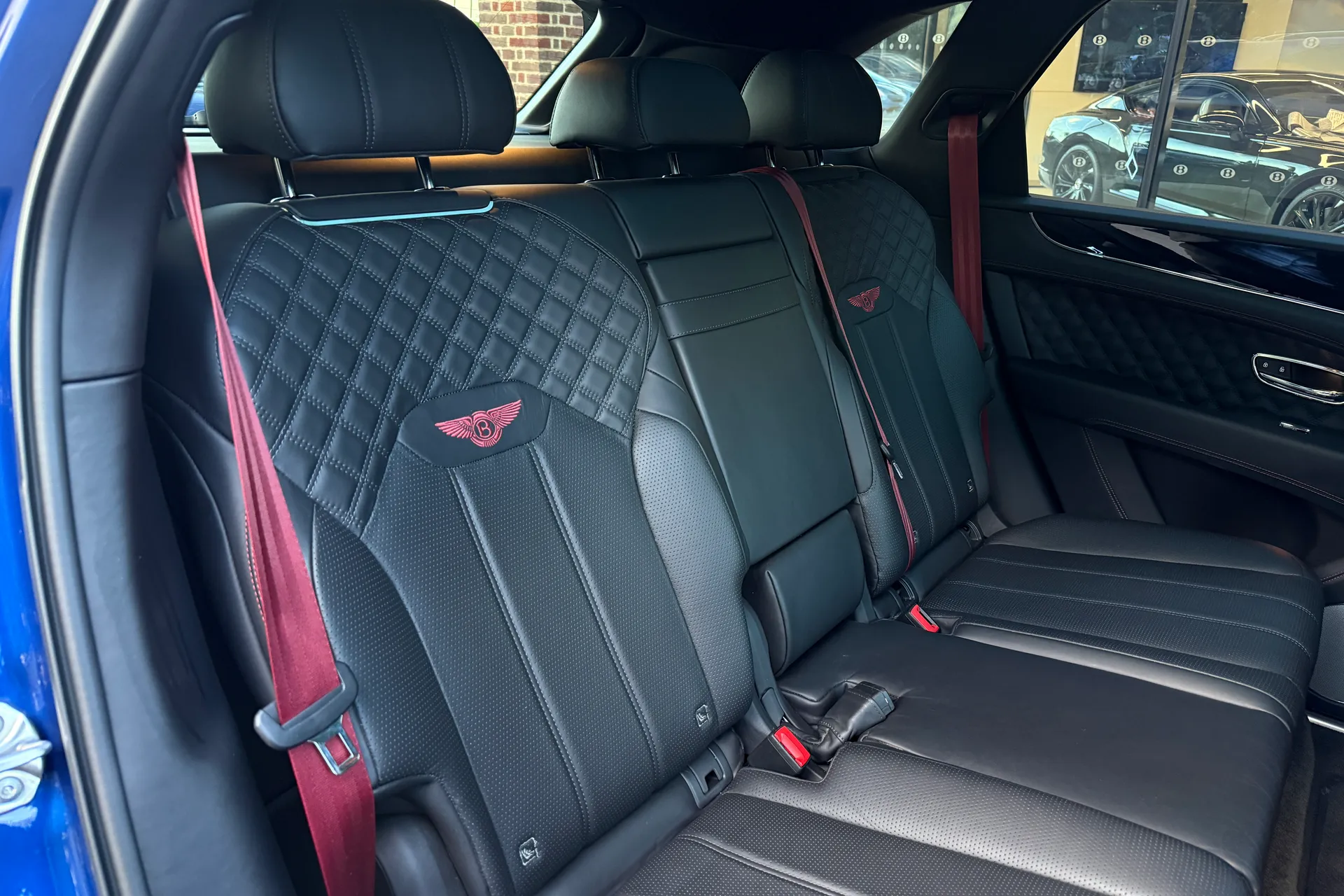 Bentley BENTAYGA thumbnail image number 30