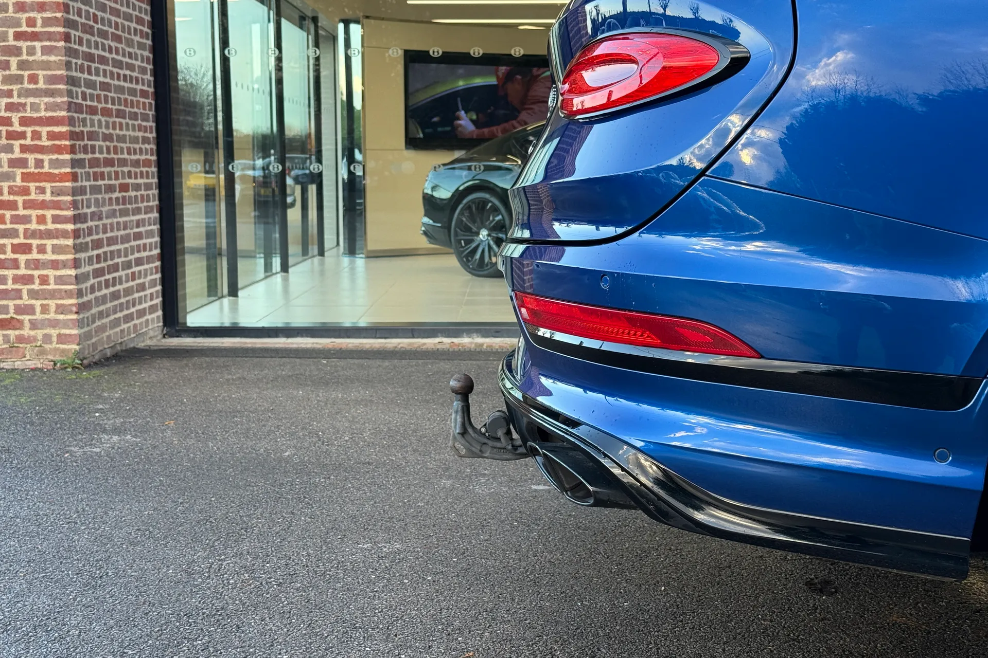 Bentley BENTAYGA thumbnail image number 36