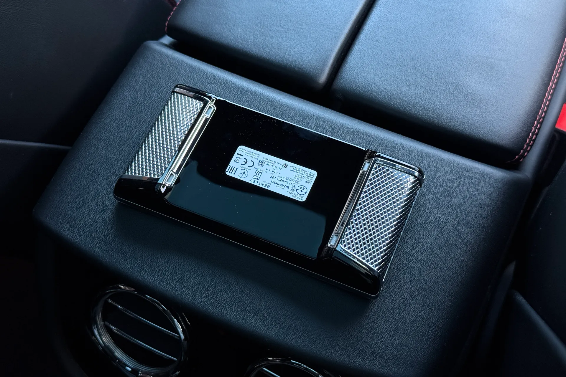 Bentley BENTAYGA thumbnail image number 20