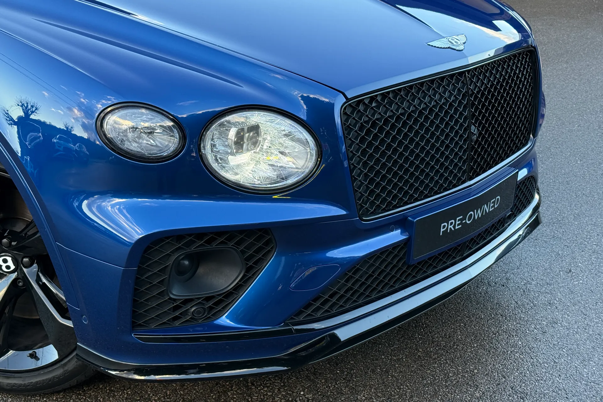 Bentley BENTAYGA thumbnail image number 3