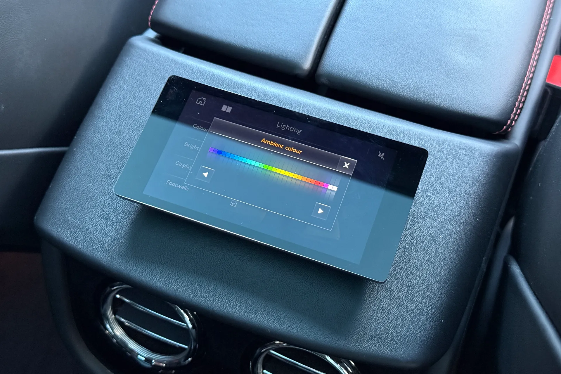 Bentley BENTAYGA thumbnail image number 19