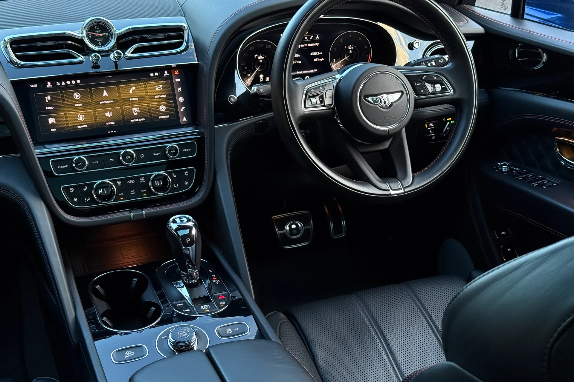 Bentley BENTAYGA thumbnail image number 17