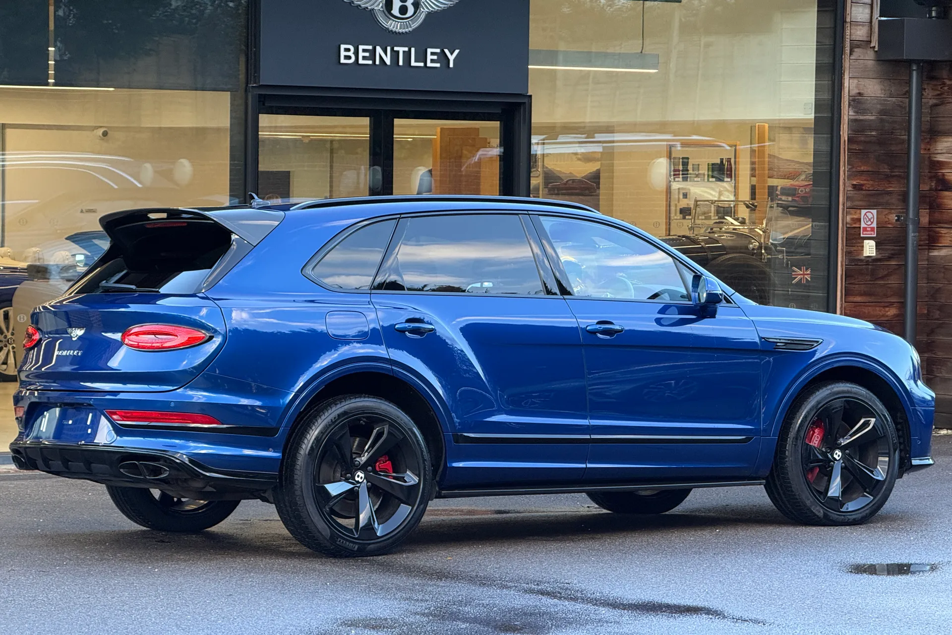 Bentley BENTAYGA thumbnail image number 6
