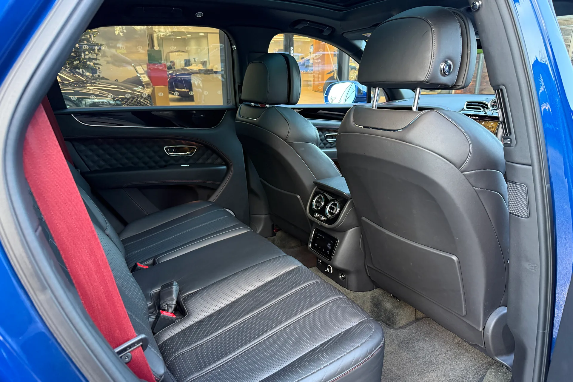 Bentley BENTAYGA thumbnail image number 13