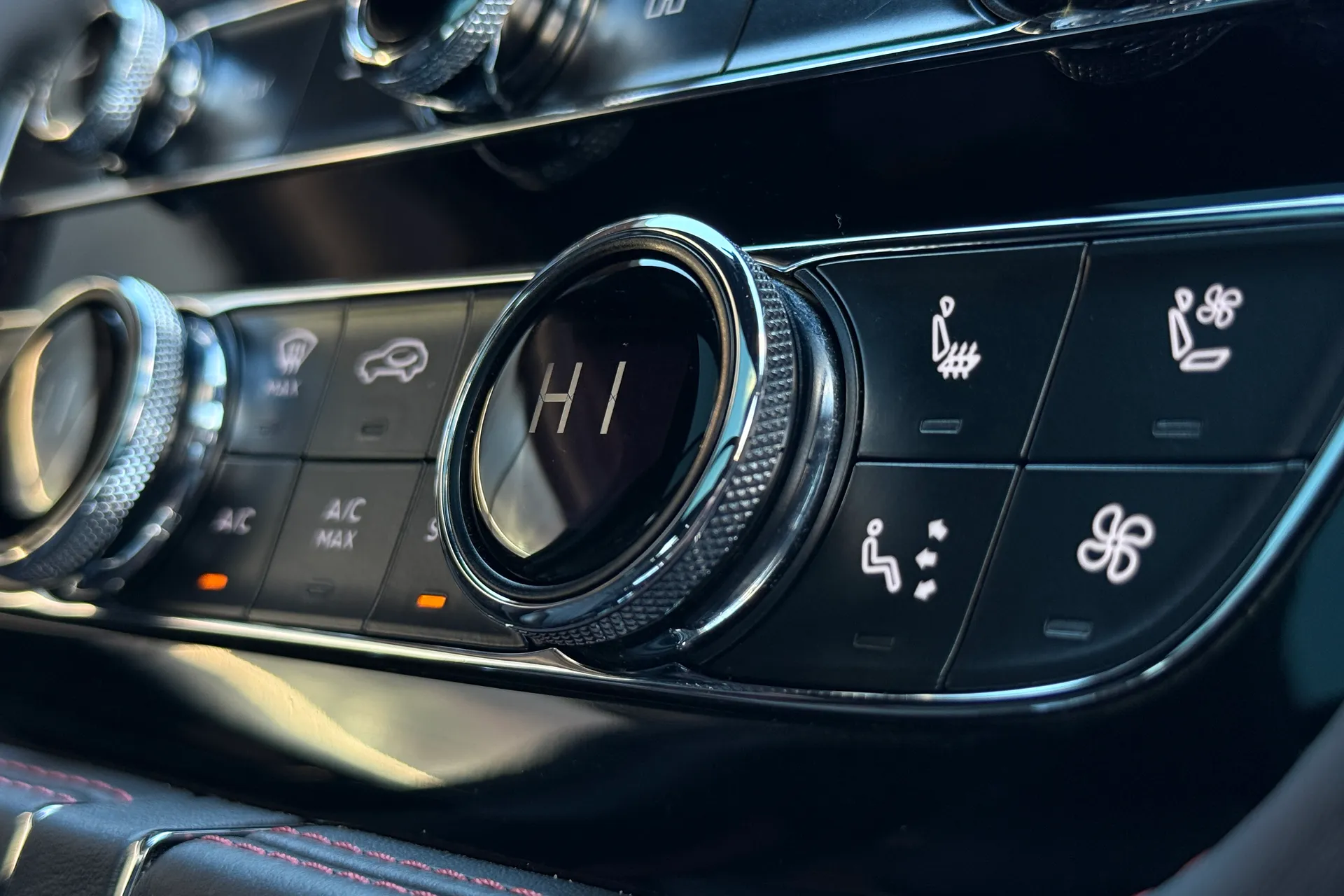 Bentley BENTAYGA thumbnail image number 23