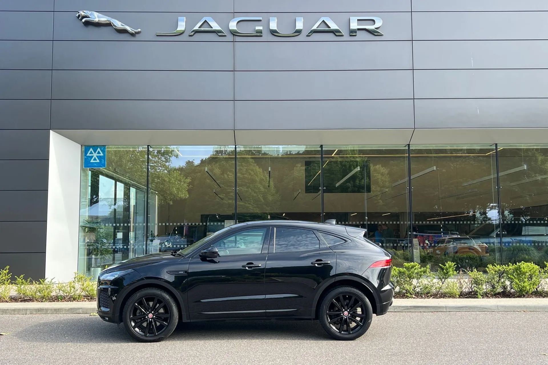 Jaguar E-PACE thumbnail image number 7