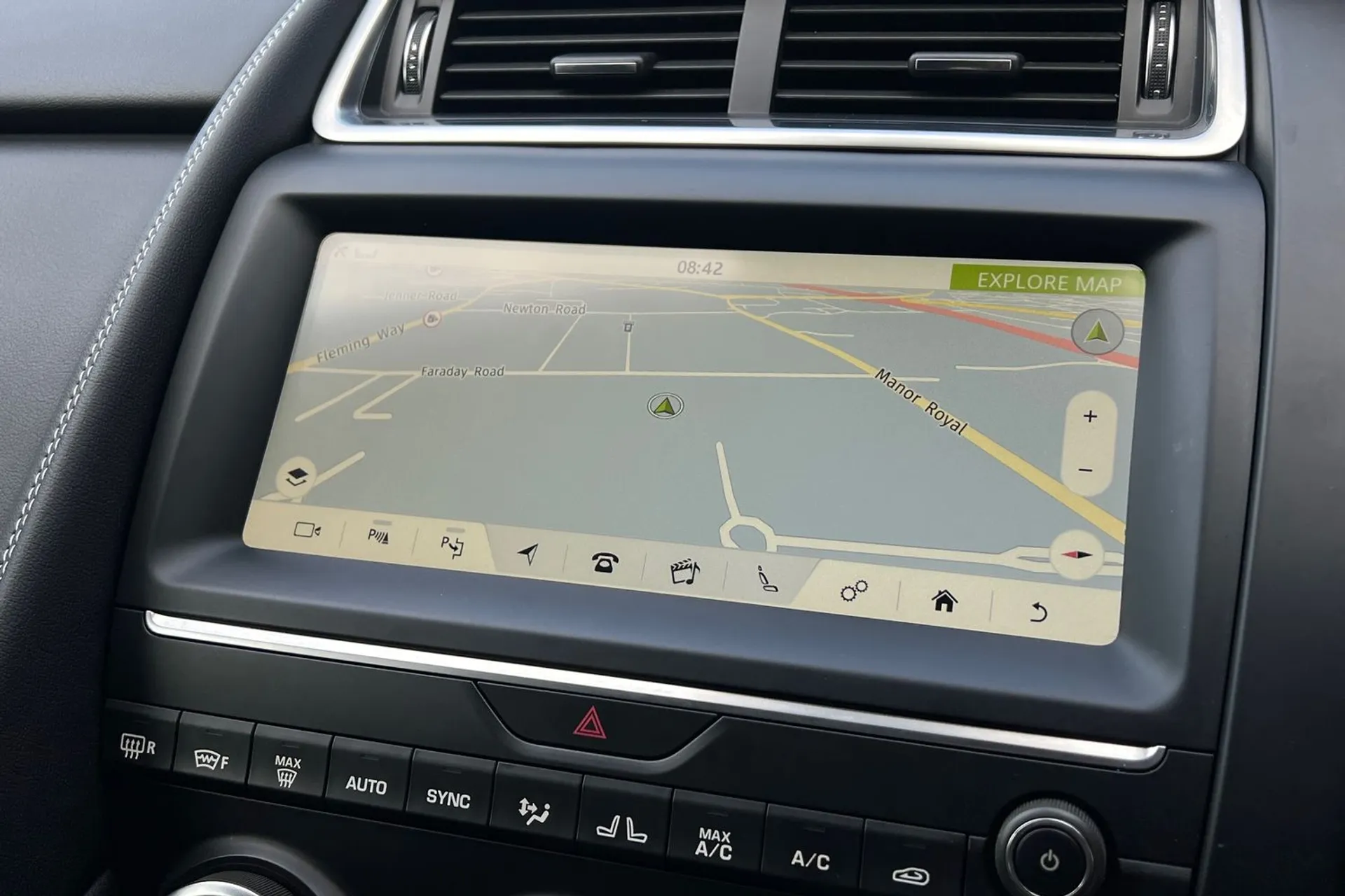 Jaguar E-PACE thumbnail image number 4