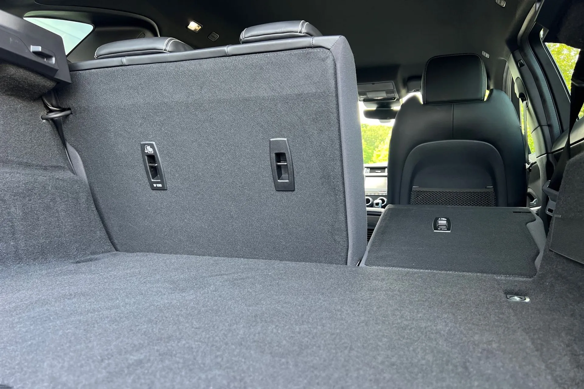 Jaguar E-PACE thumbnail image number 34