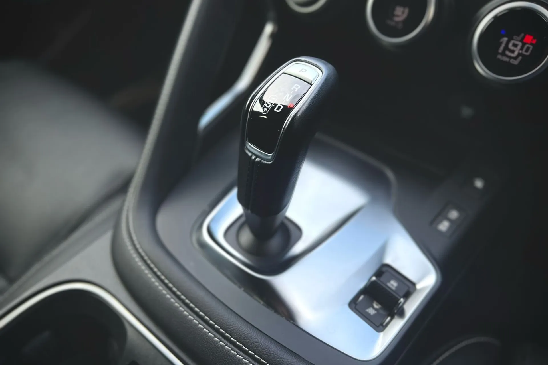 Jaguar E-PACE thumbnail image number 27