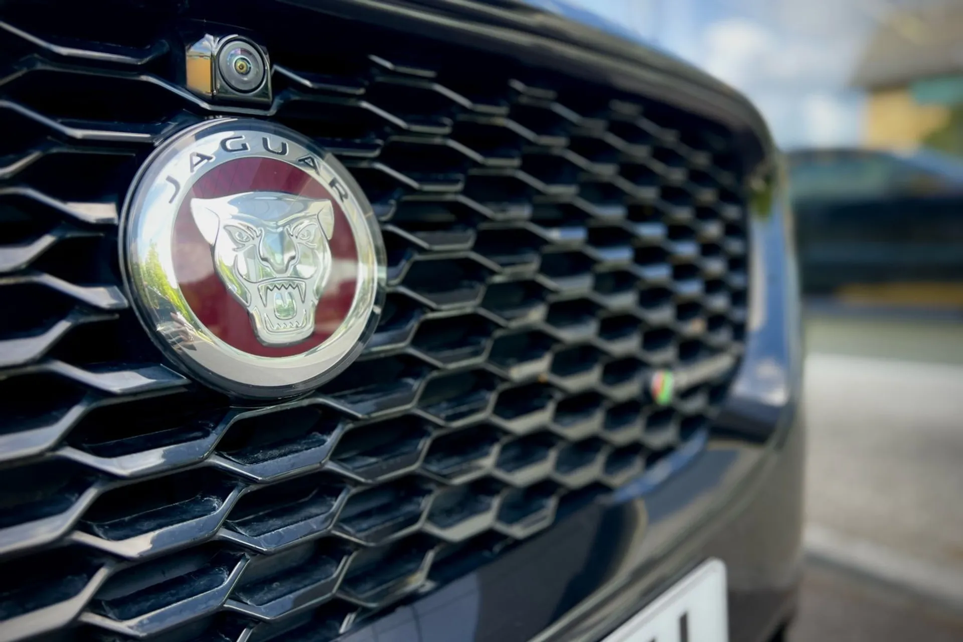Jaguar E-PACE thumbnail image number 19