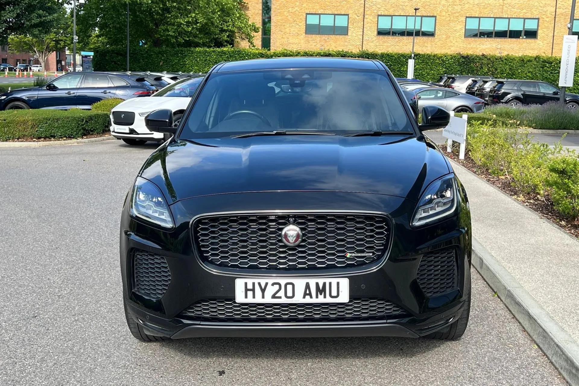 Jaguar E-PACE thumbnail image number 18