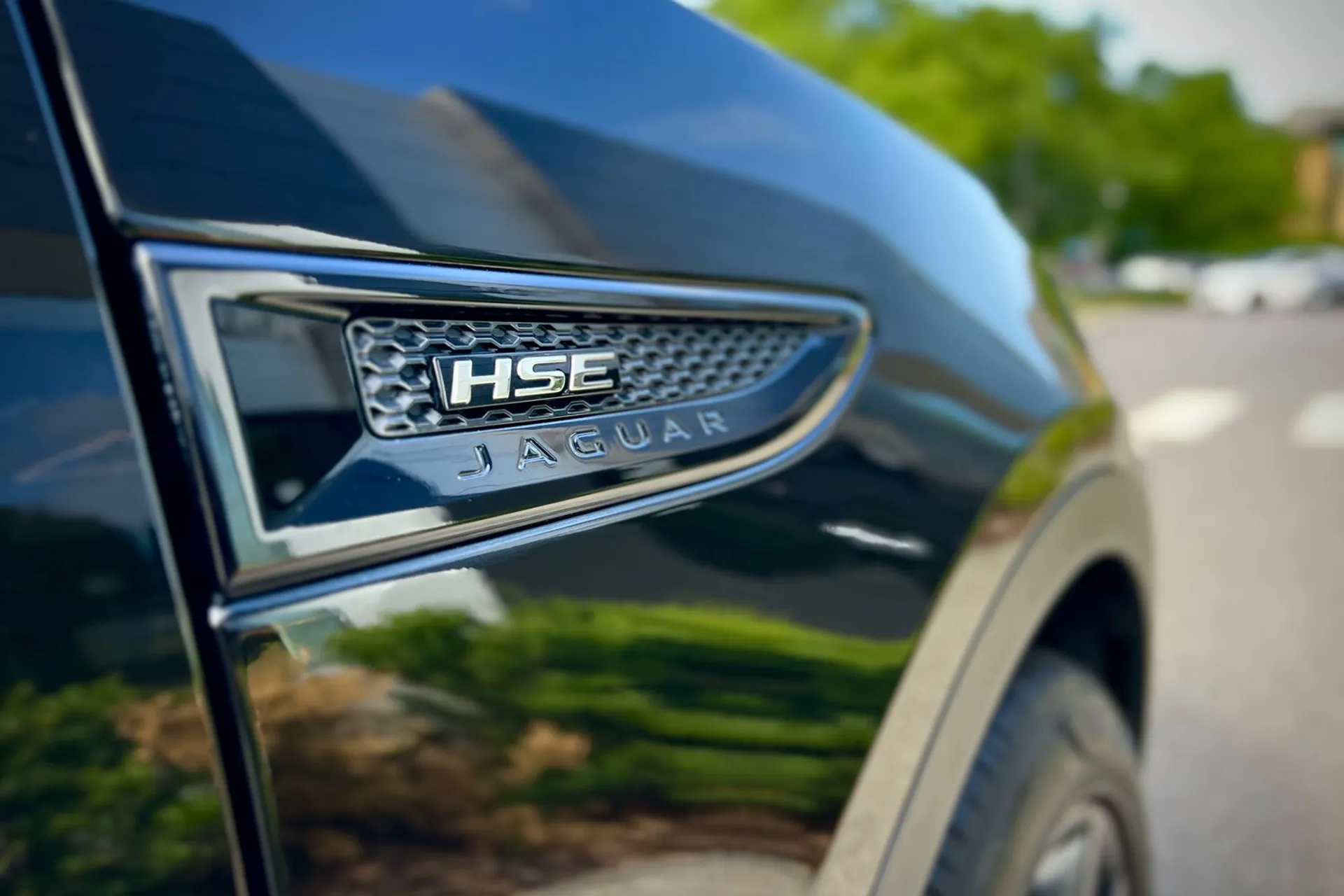 Jaguar E-PACE thumbnail image number 14