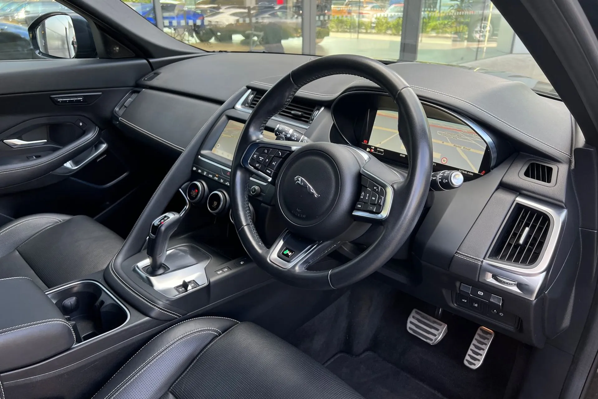 Jaguar E-PACE thumbnail image number 42
