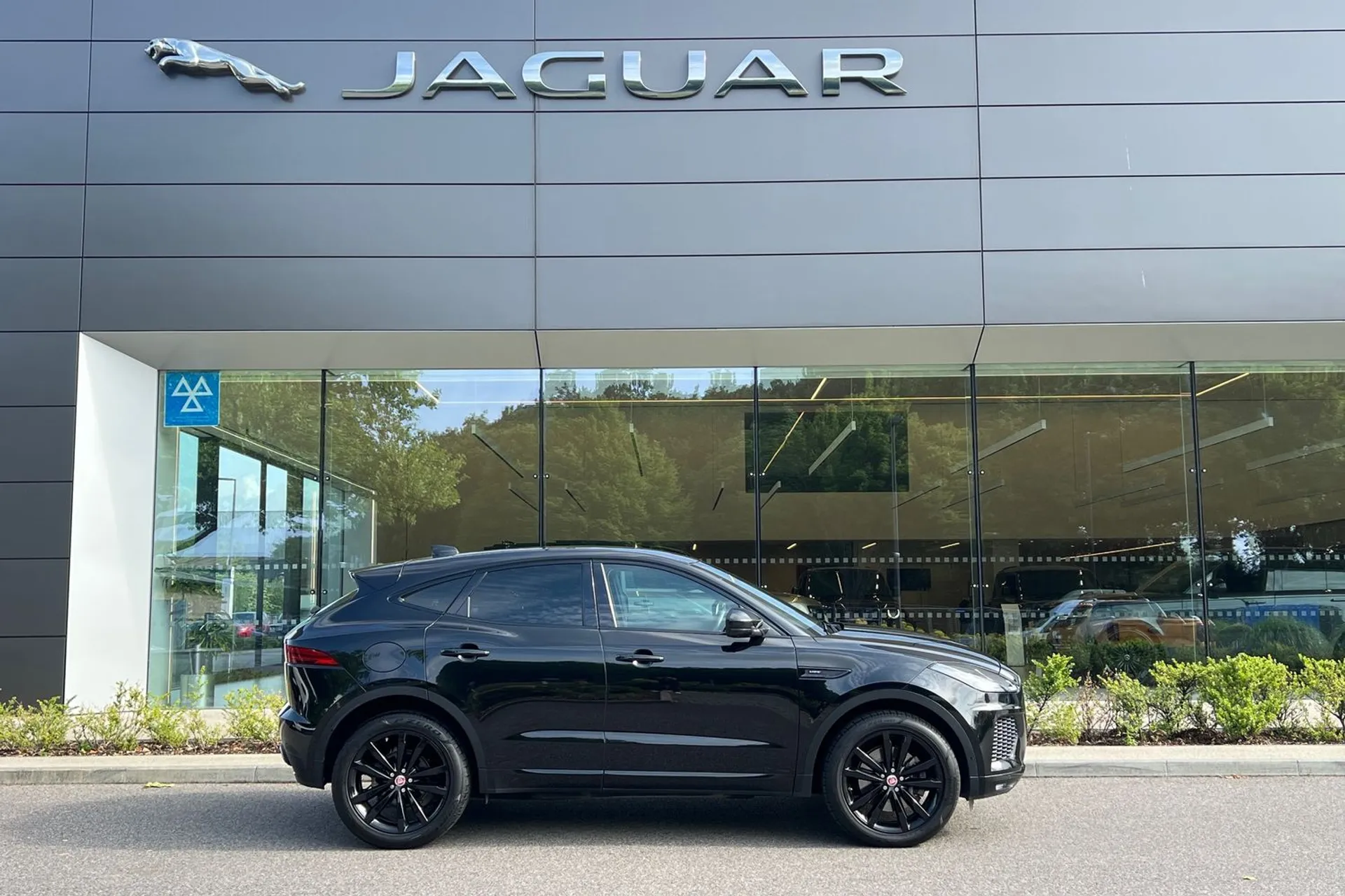 Jaguar E-PACE thumbnail image number 2
