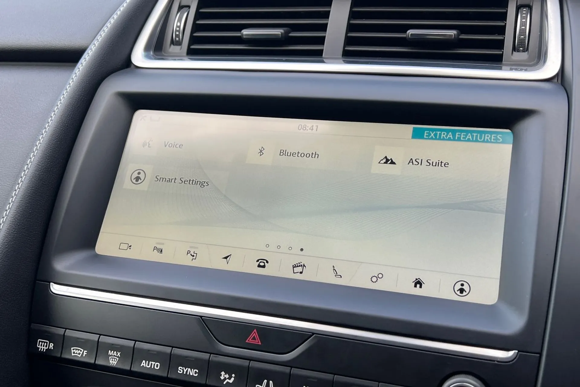 Jaguar E-PACE thumbnail image number 52