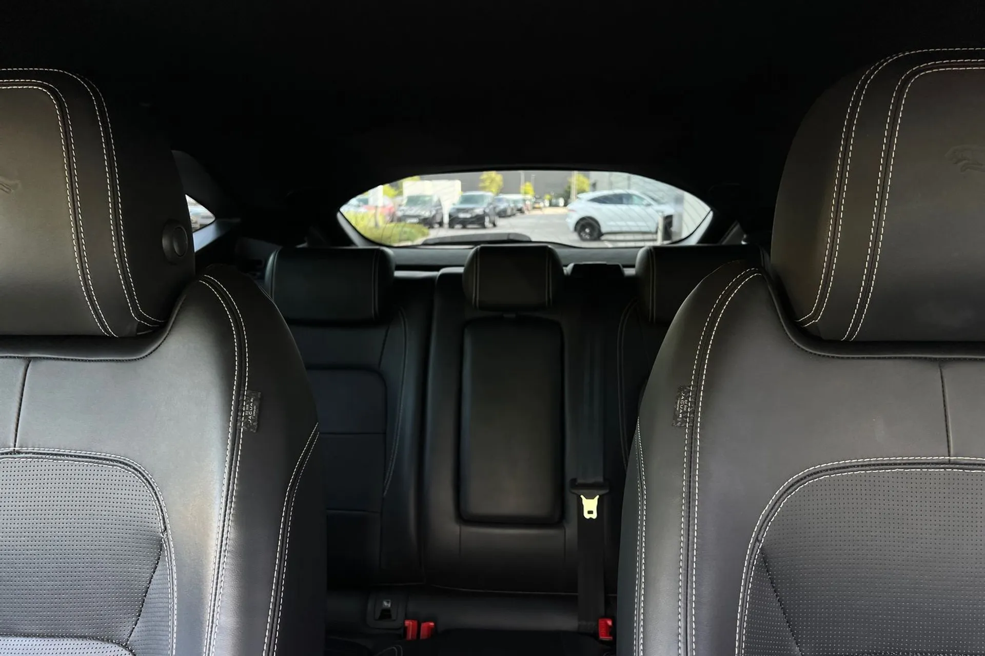Jaguar E-PACE thumbnail image number 39
