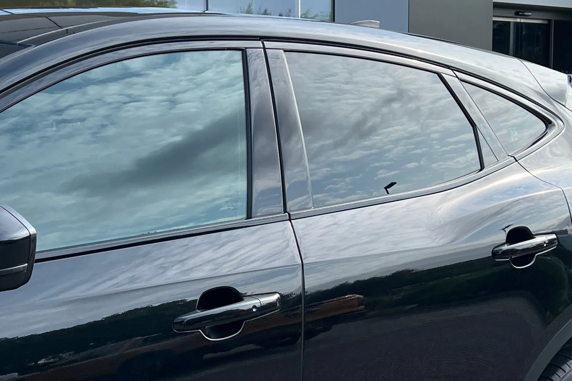 Jaguar E-PACE thumbnail image number 22