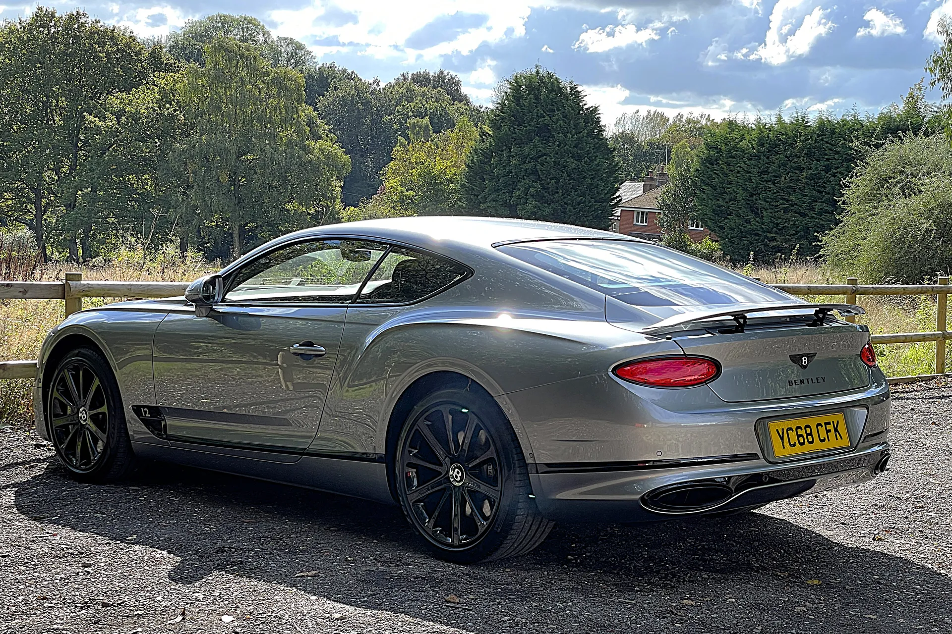 Bentley CONTINENTAL GT thumbnail image number 17