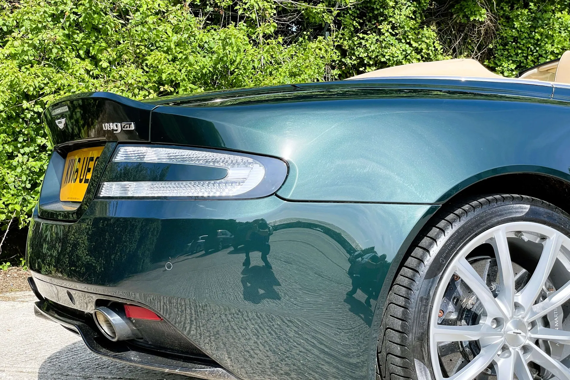 Aston Martin DB9 thumbnail image number 50