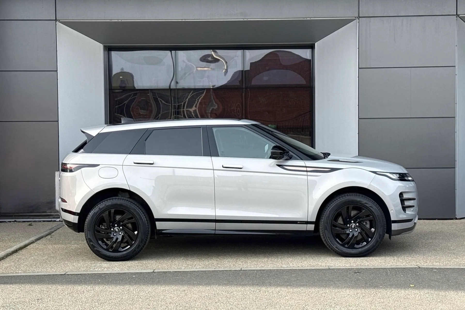 LAND ROVER RANGE ROVER EVOQUE thumbnail image number 2