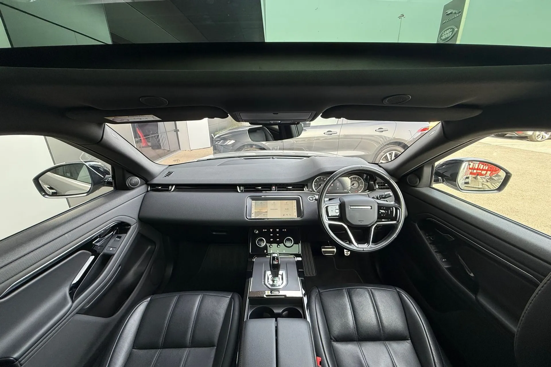 LAND ROVER RANGE ROVER EVOQUE thumbnail image number 3