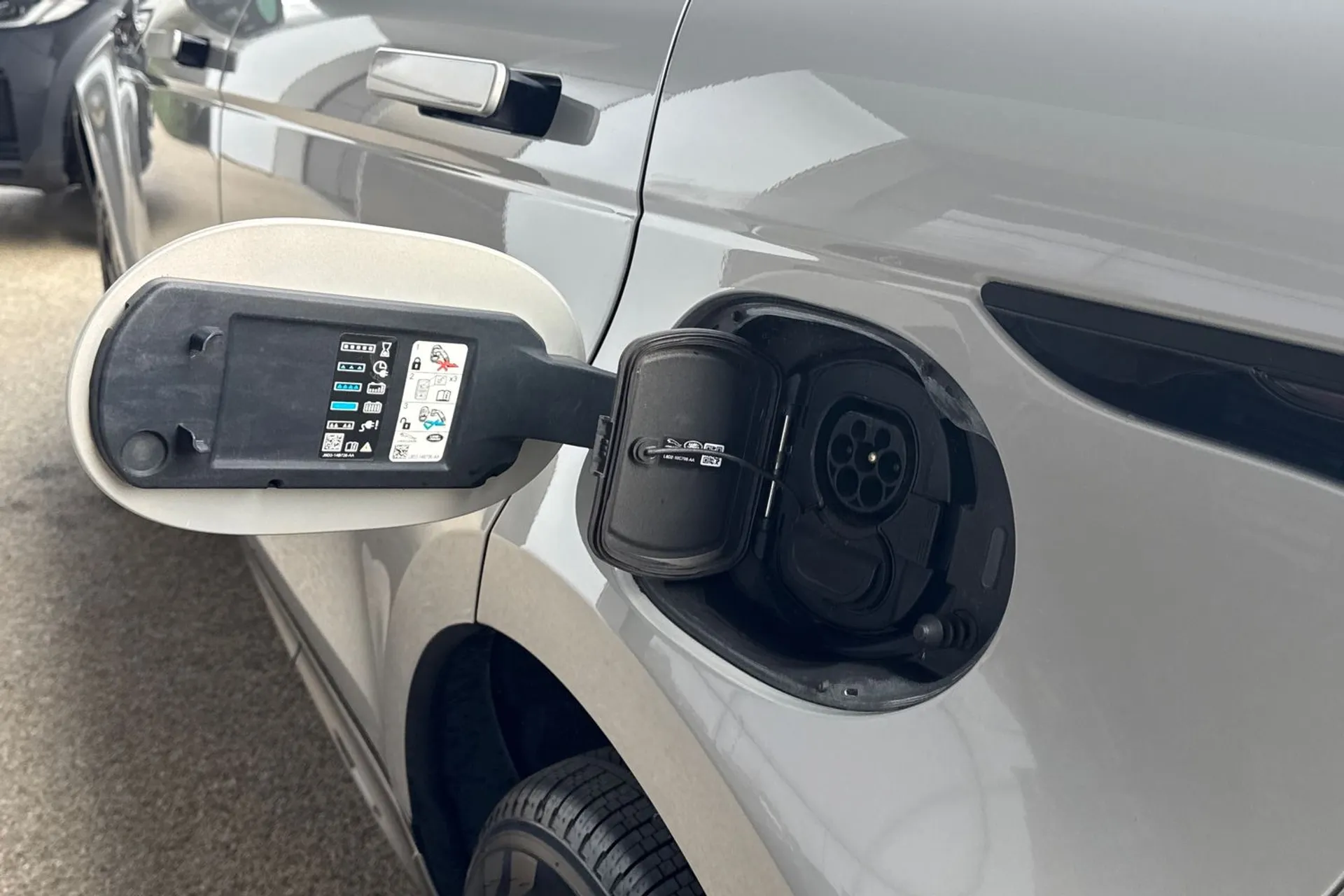 LAND ROVER RANGE ROVER EVOQUE thumbnail image number 11