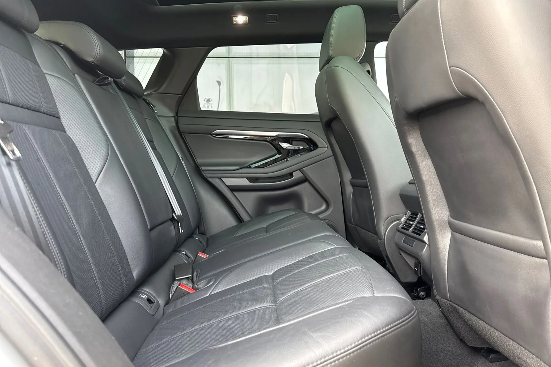 LAND ROVER RANGE ROVER EVOQUE thumbnail image number 22