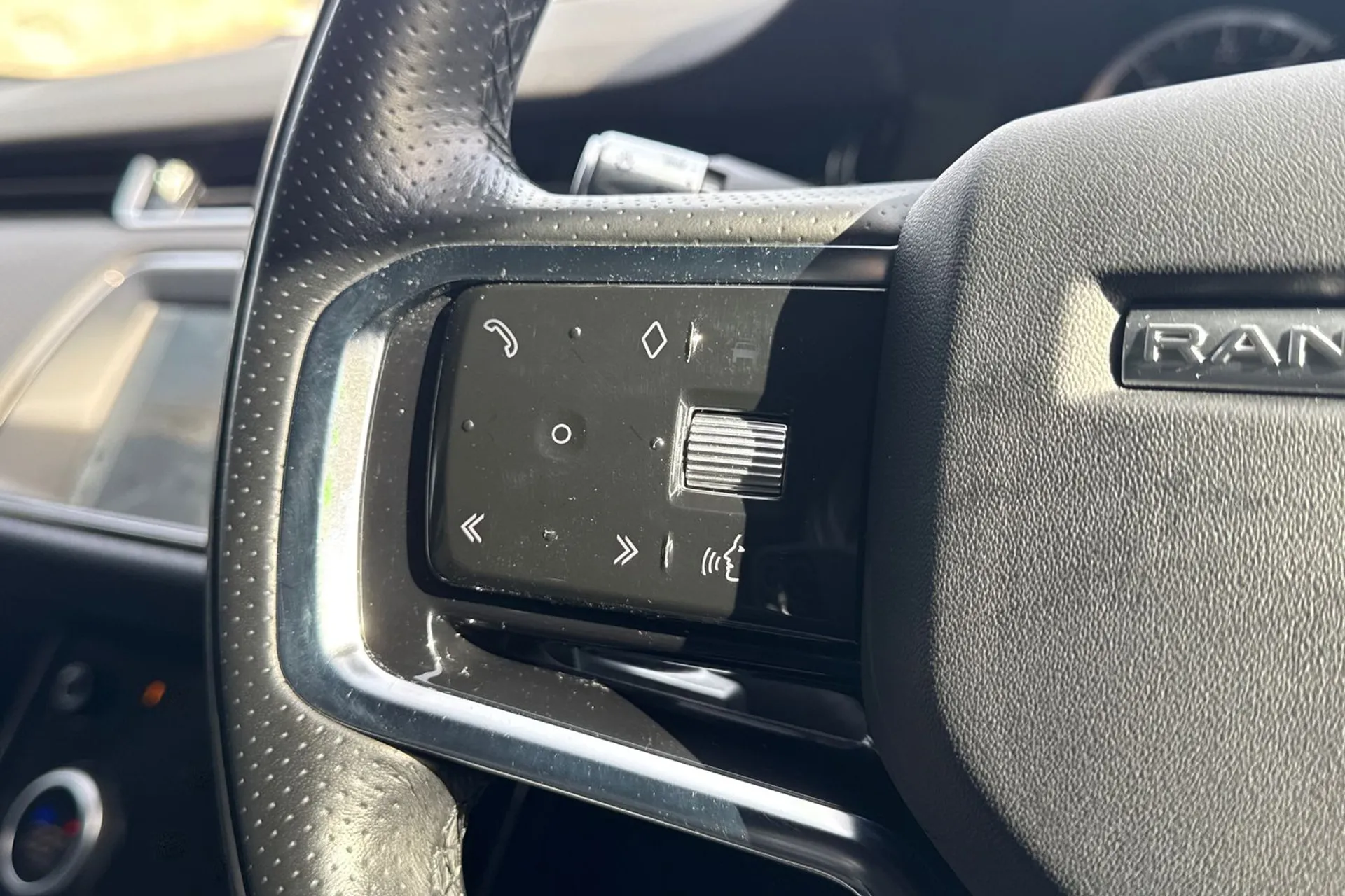 LAND ROVER RANGE ROVER EVOQUE thumbnail image number 45