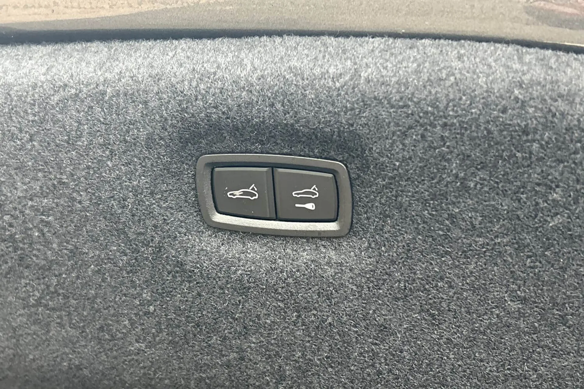 Audi RS e-tron GT thumbnail image number 17