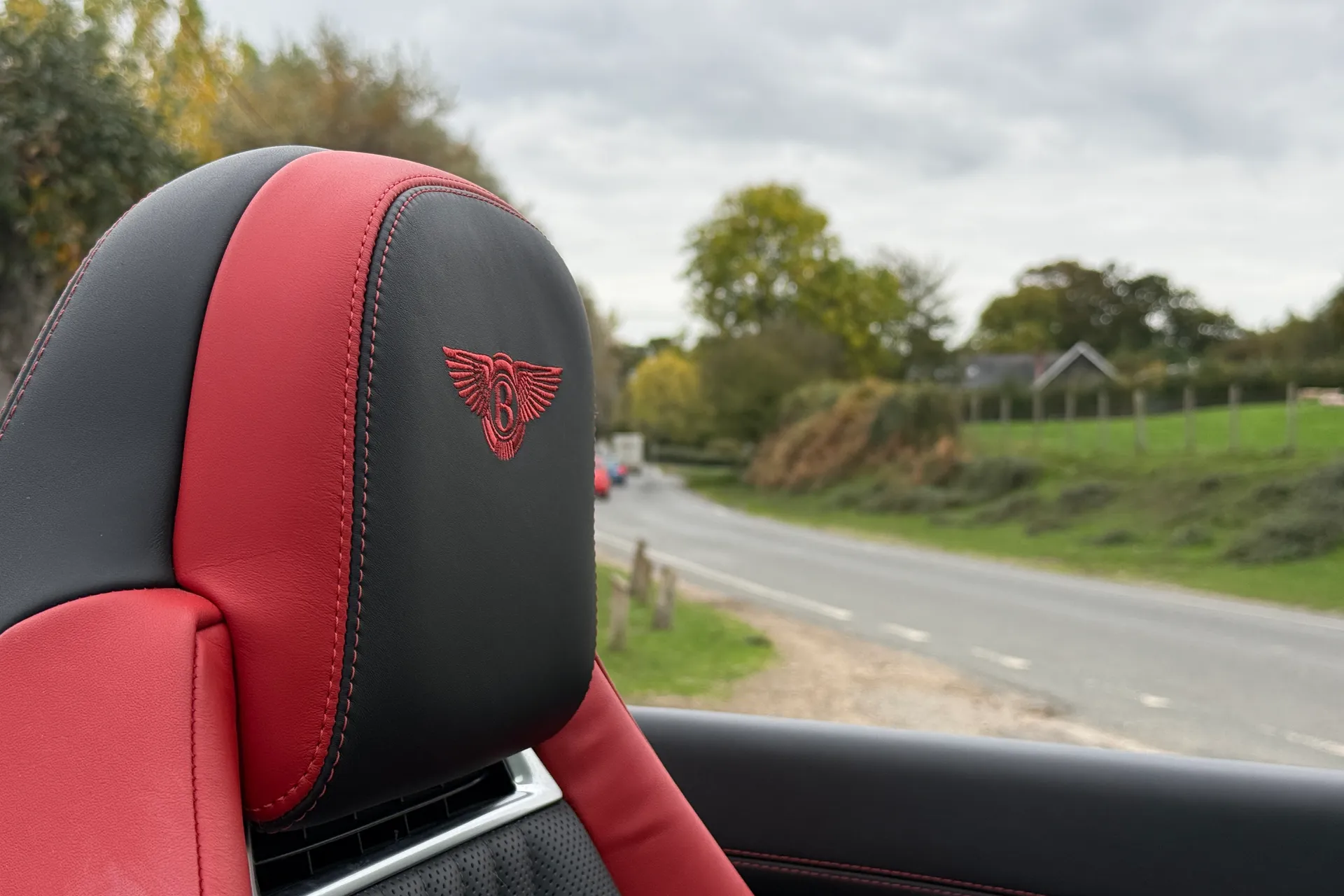 Bentley CONTINENTAL GTC thumbnail image number 22