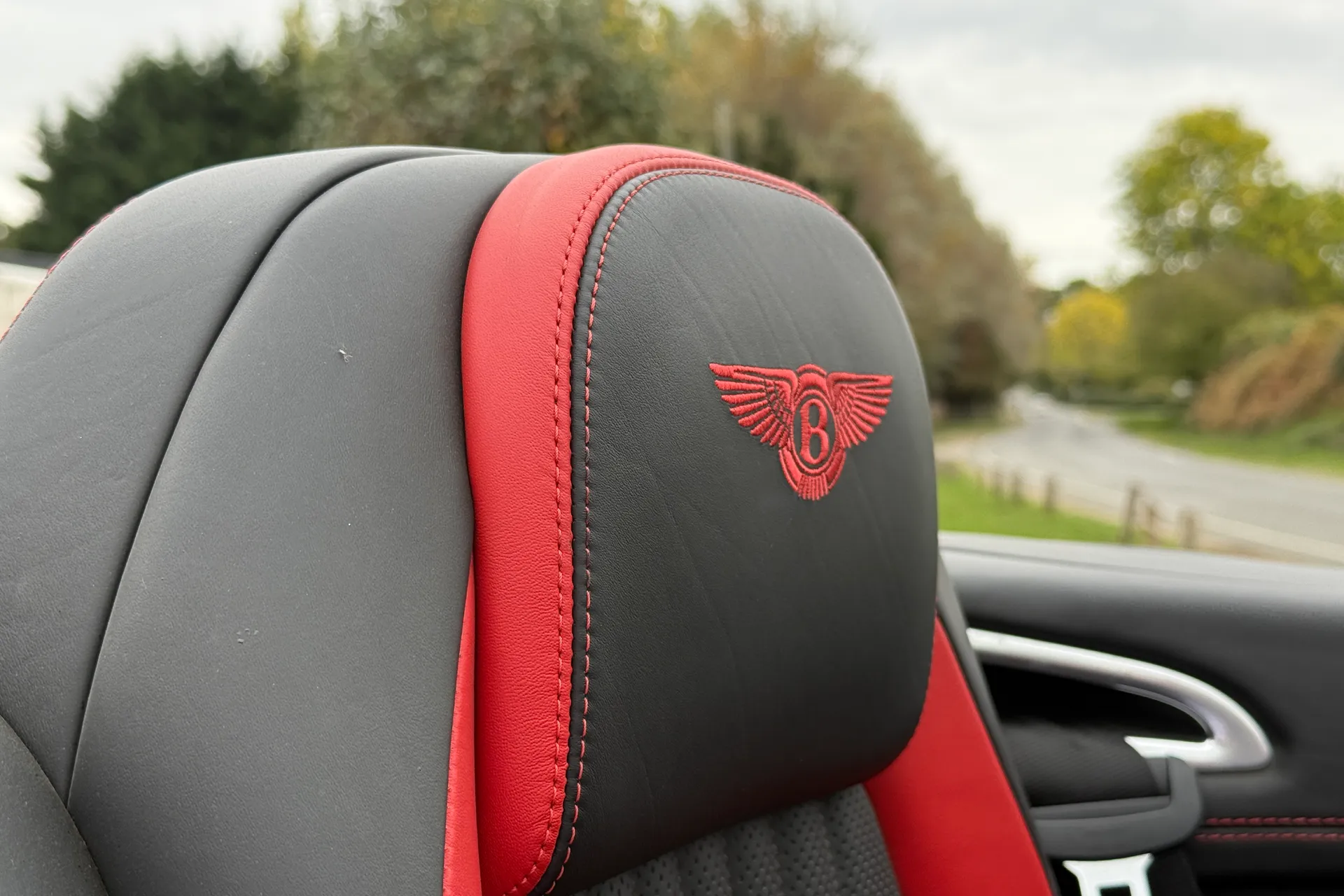 Bentley CONTINENTAL GTC thumbnail image number 23