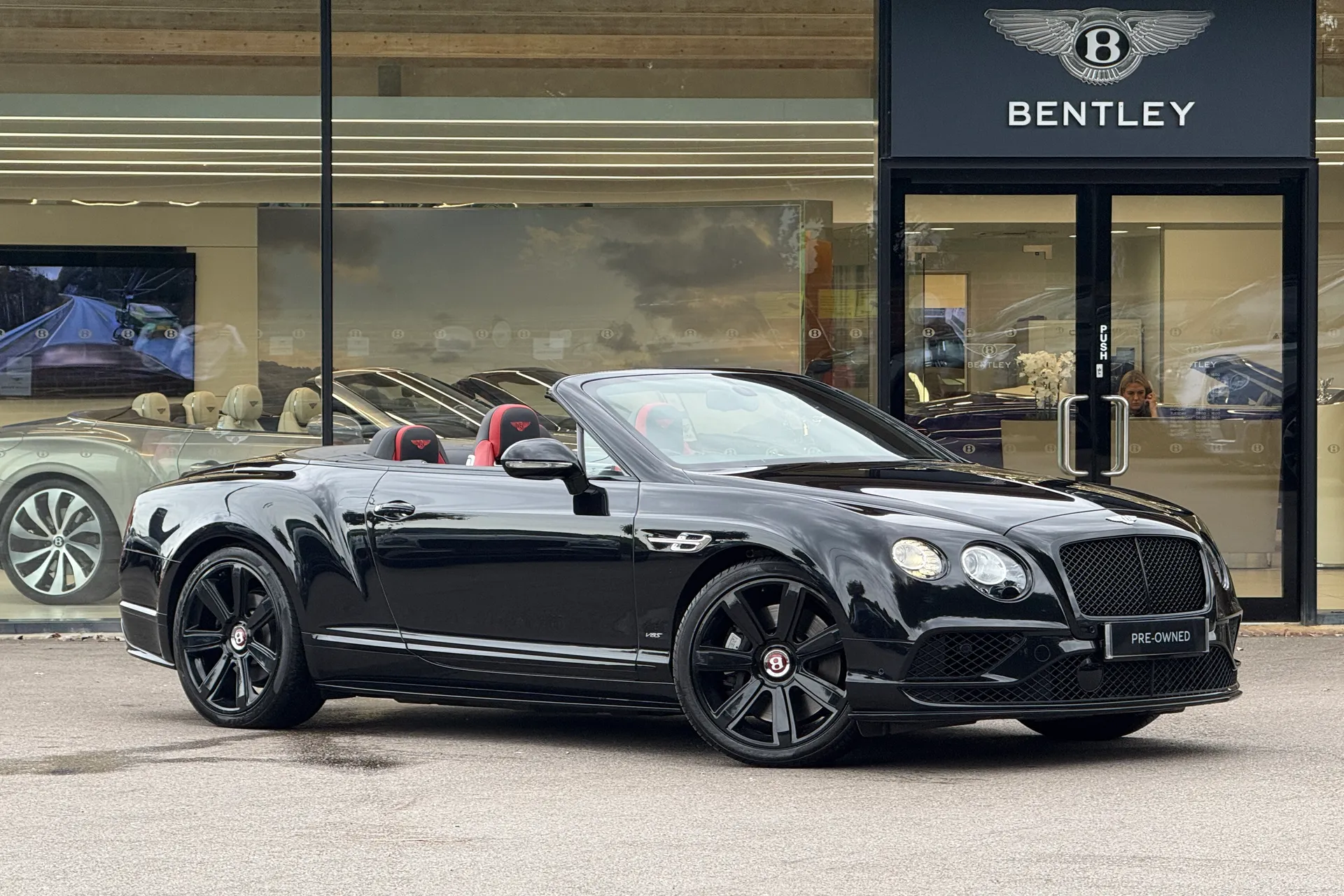 Bentley CONTINENTAL GTC focused image