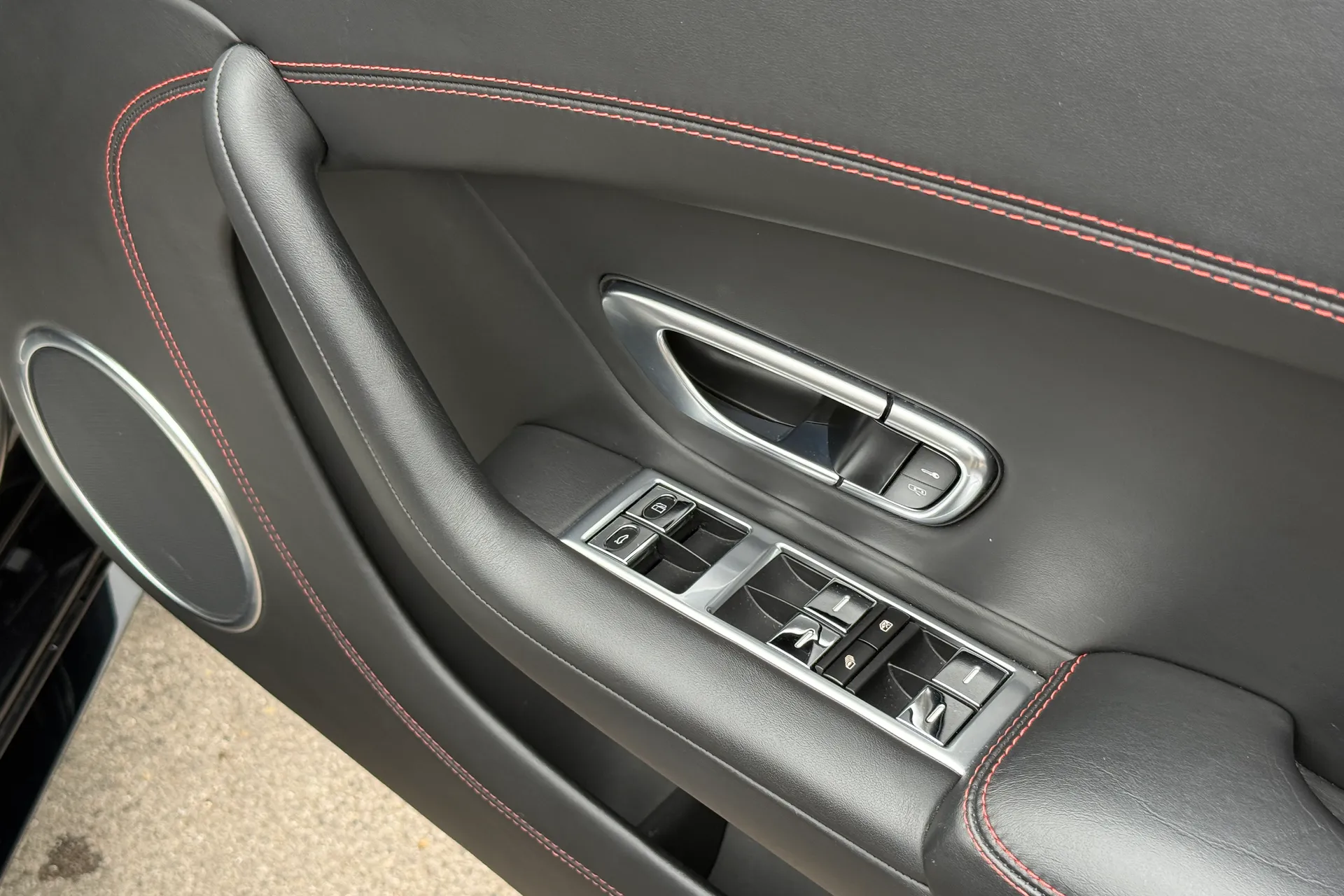 Bentley CONTINENTAL GTC thumbnail image number 30