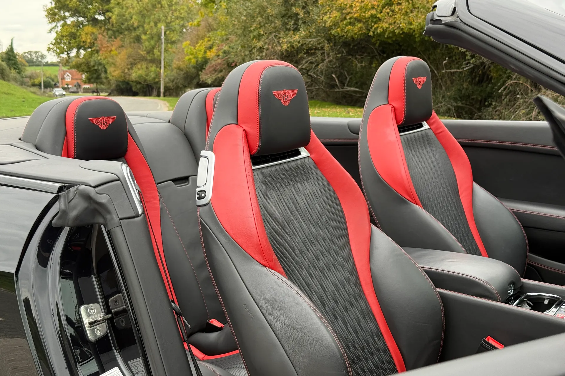 Bentley CONTINENTAL GTC thumbnail image number 2