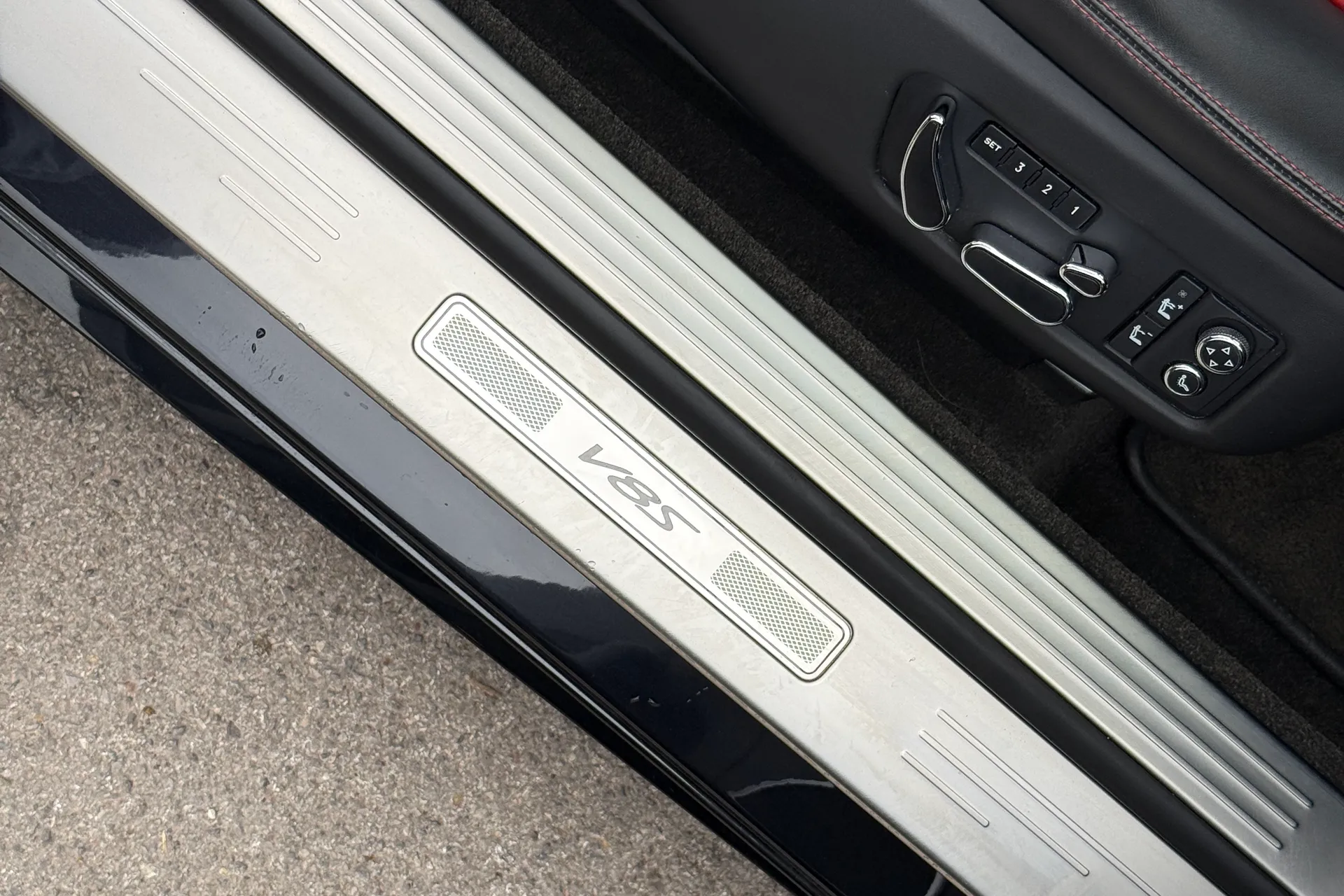 Bentley CONTINENTAL GTC thumbnail image number 25