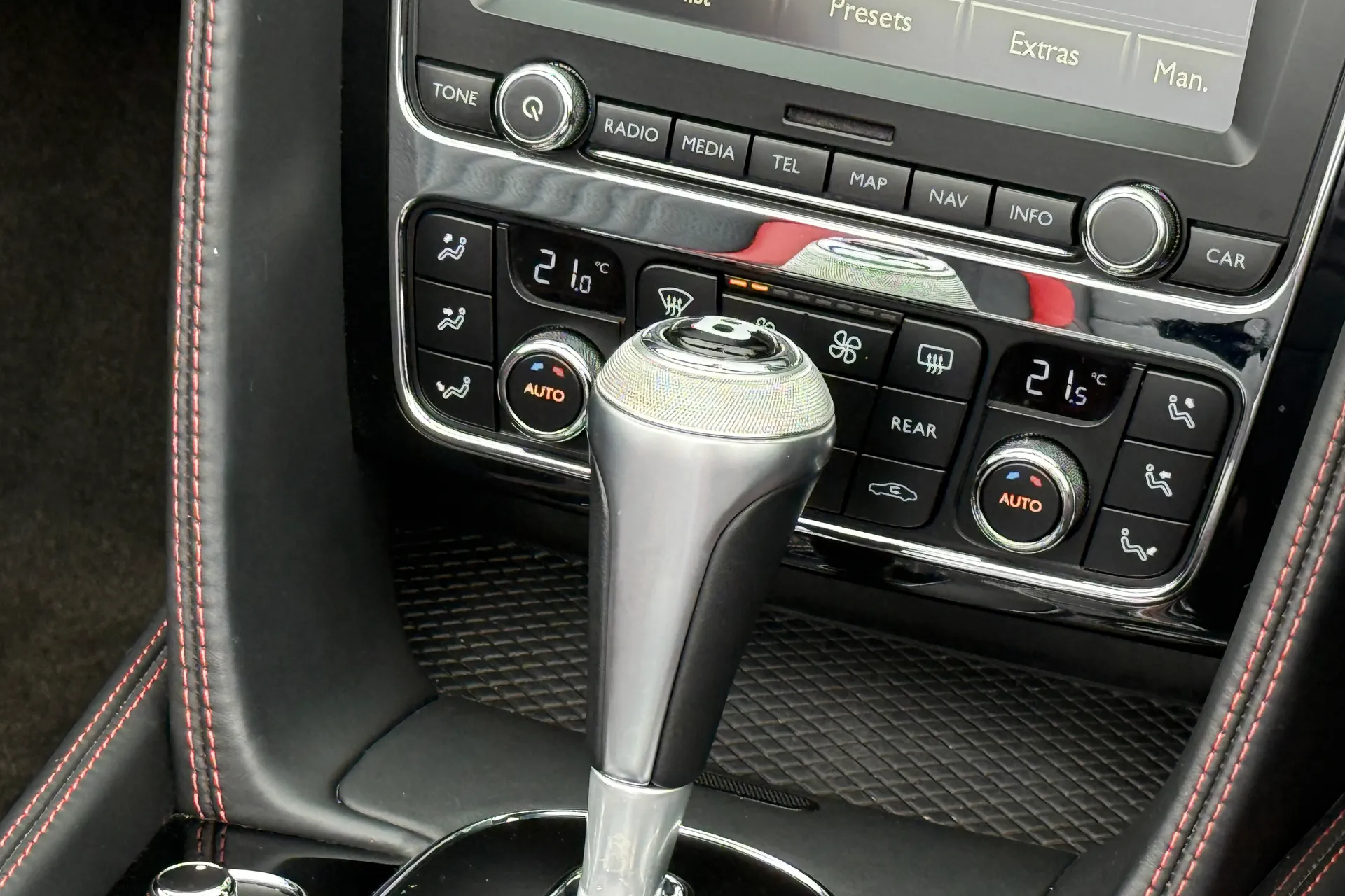 Bentley CONTINENTAL GTC thumbnail image number 21