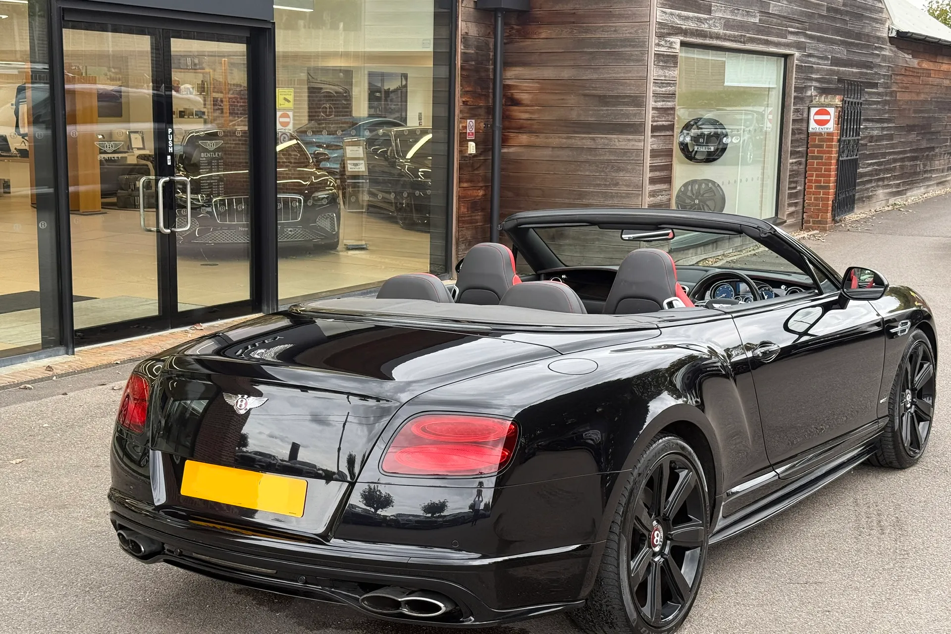 Bentley CONTINENTAL GTC thumbnail image number 10