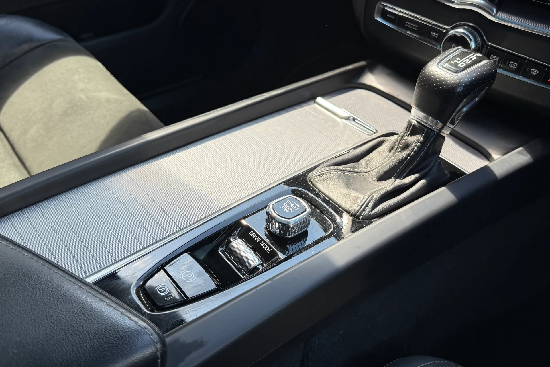 Volvo XC60 thumbnail image number 44