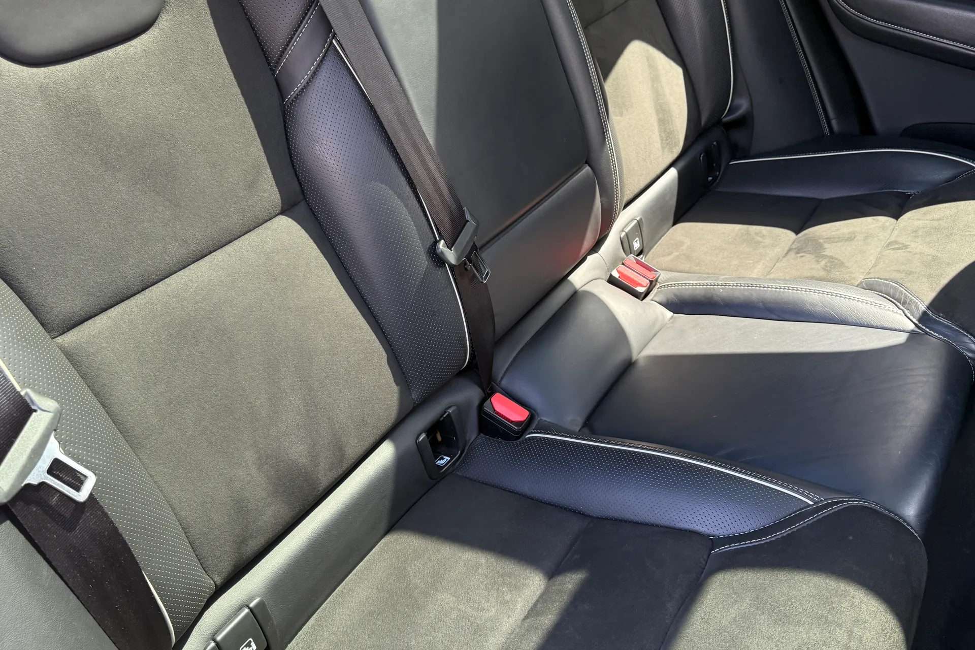 Volvo XC60 thumbnail image number 25