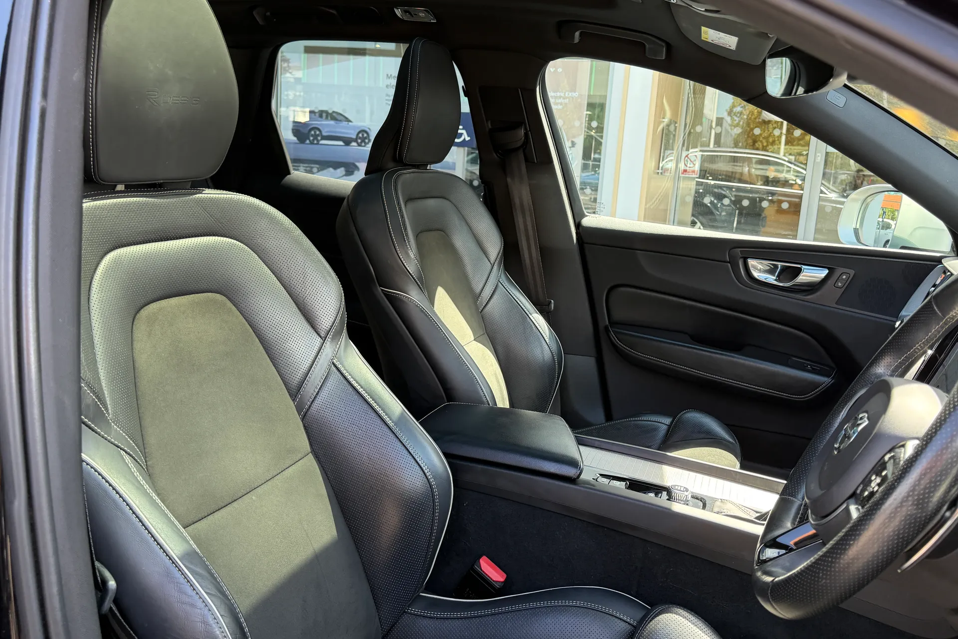 Volvo XC60 thumbnail image number 26