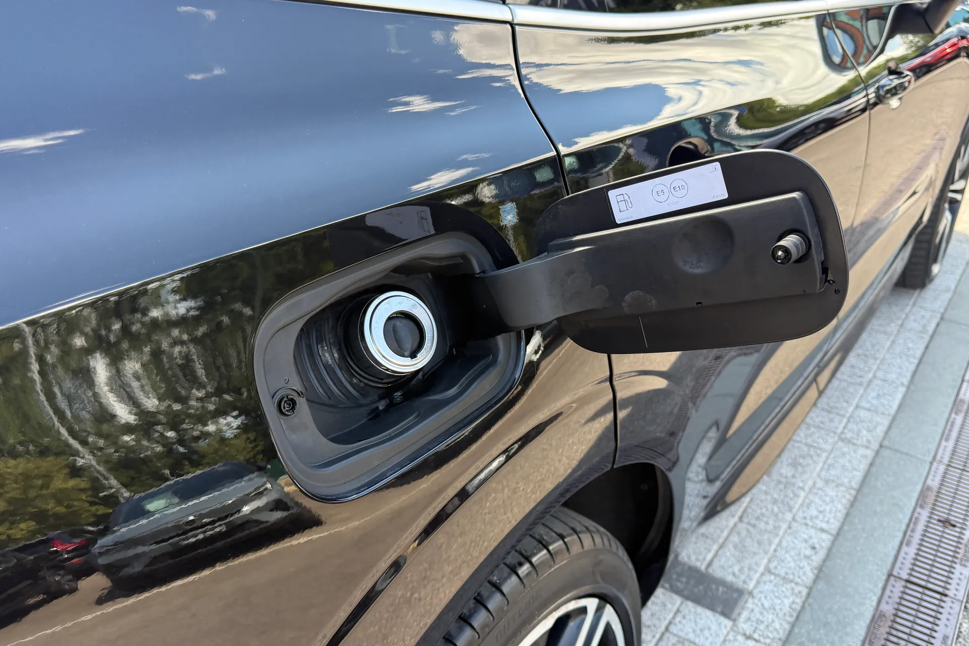 Volvo XC60 thumbnail image number 16