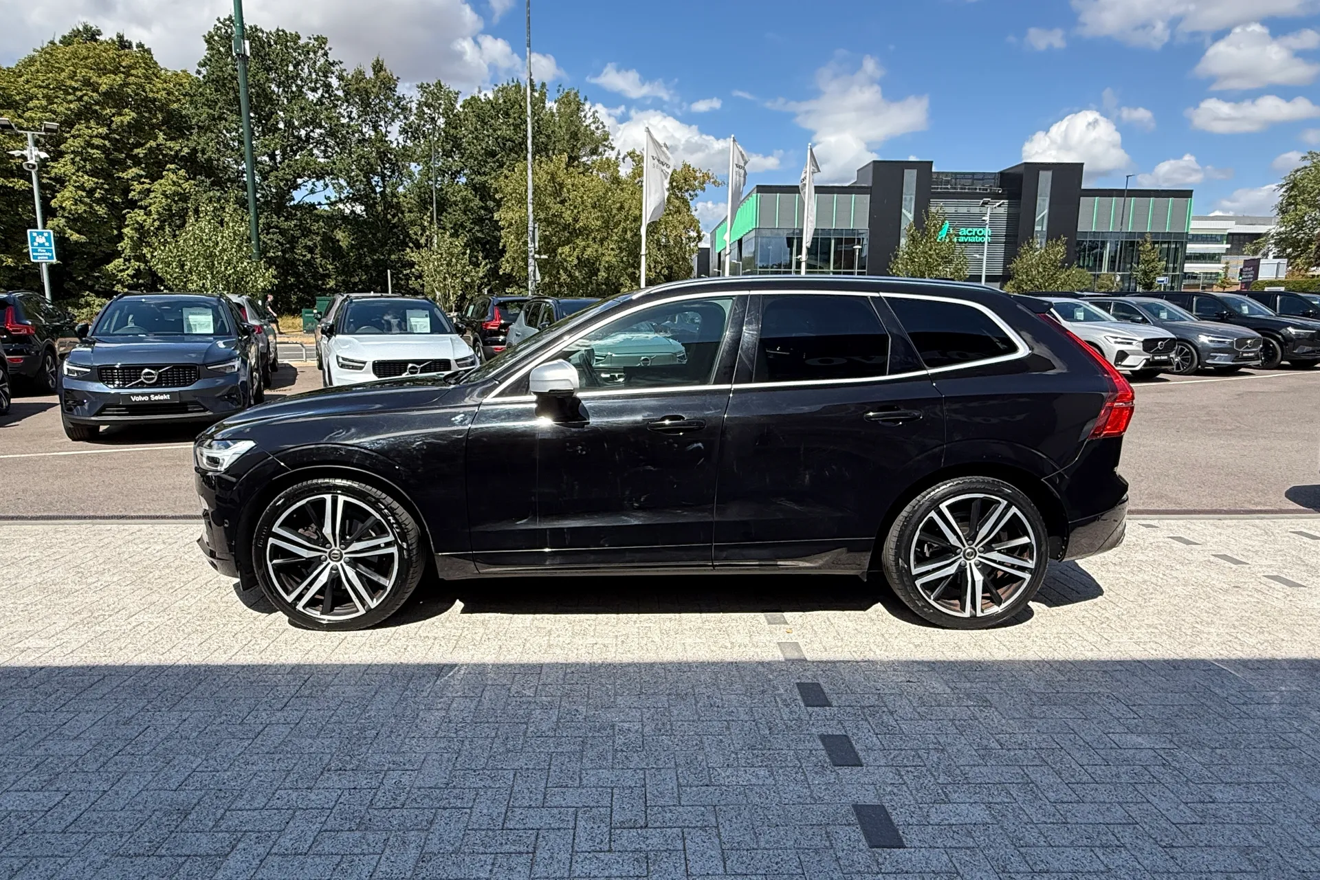 Volvo XC60 thumbnail image number 11