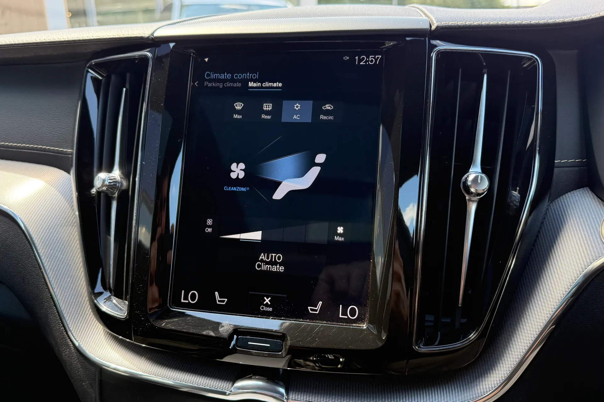 Volvo XC60 thumbnail image number 39
