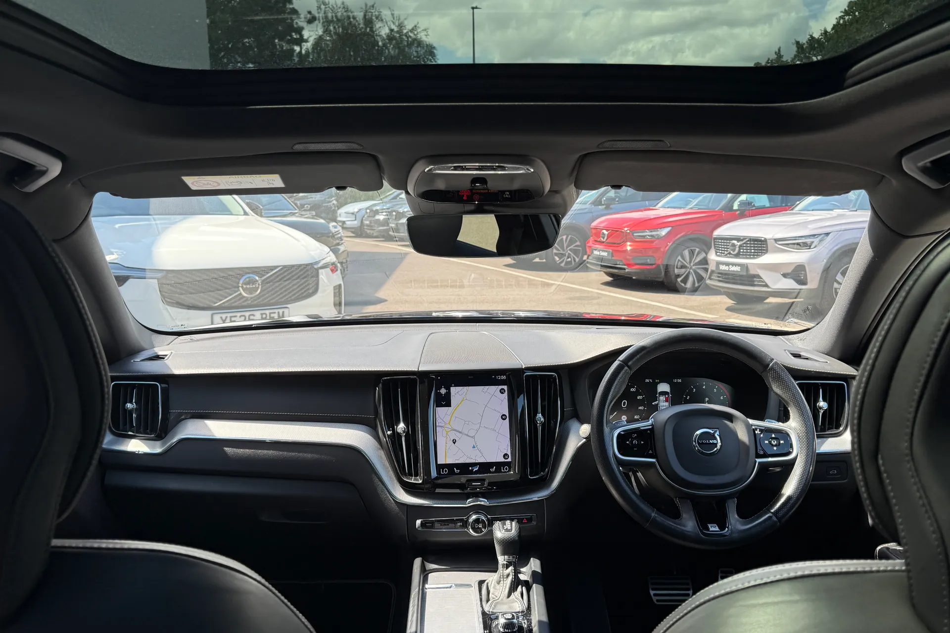 Volvo XC60 thumbnail image number 3